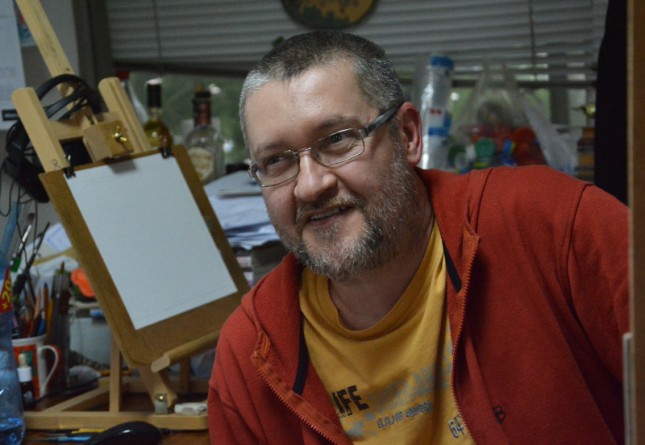 „Наясно съм къде ми е мястото в редицата на българските карикатуристи, няма да допусна да се превърна в пародиен епигон на Тодор Цонев“, заяви Христо Комарницки в отговор на премиера Борисов. Снимка: Румен Добрев - Комарницки: „Кариерата“ ми не започва и свършва с Борисов
