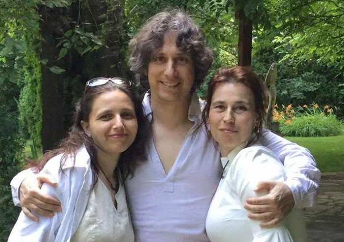 Тримата автори на „Кодове за любов и вечност“, които наричат творческия си процес „плитката“ - Анна Иванова, Делян Захариев и Неда Зарева (вдясно). Снимка: Личен архив - Дъщерята на Владимир Зарев – част от писателско трио в езотеричен роман