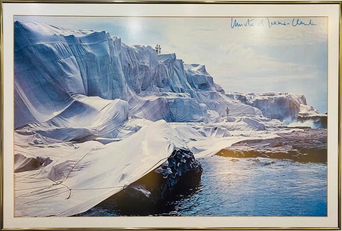 Кристо и Жан-Клод, „Опаковано крайбрежие“, 1969 г., колекция „Процес - Пространство“ - Оригинални постери на Кристо показват в Балчик