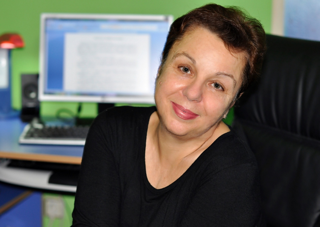Журналистката и писателка Веселина Седларска. Снимка: Костас Анастасиу - „Гладни сърца“ в студеното време