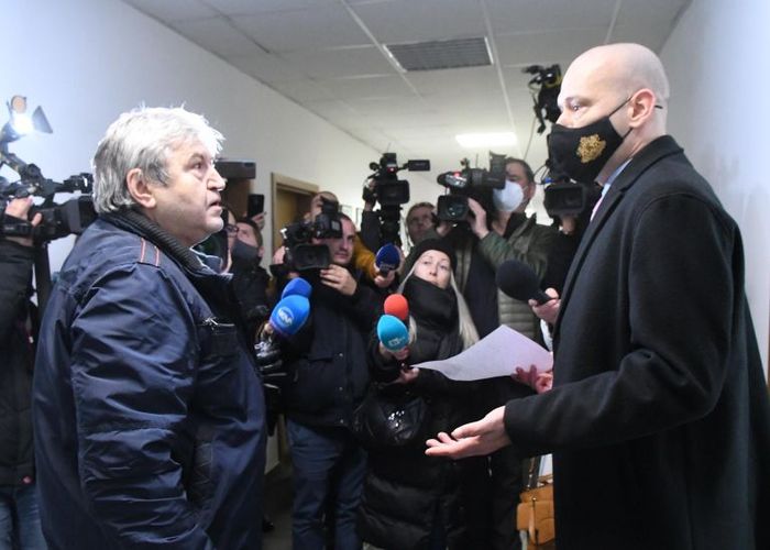 Главният редактор Петьо Блъсков получи заповед от  Министерството на културата да освободи помещенията, заети от „Труд“. - Затварят офисите на „Труд“, журналистите в гражданско неподчинение