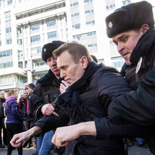 Досега Навални е осъден по две скалъпени дела общо на 11,5 години затвор. В момента се подготвя ново дело срещу него, за което наказанието е 30 години. Снимка: Личен архив/Фейсбук - Две книги и „Оскар” твърде много за Навални
