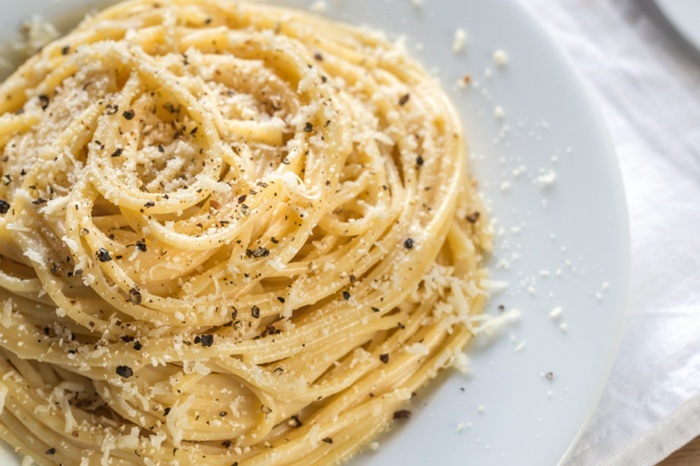 Оригиналната рецепта на „cacio e pepe“ има само три съставки. Снимка: https://eataliancooks.com/ - Рецепта за паста предизвика дипломатическа намеса