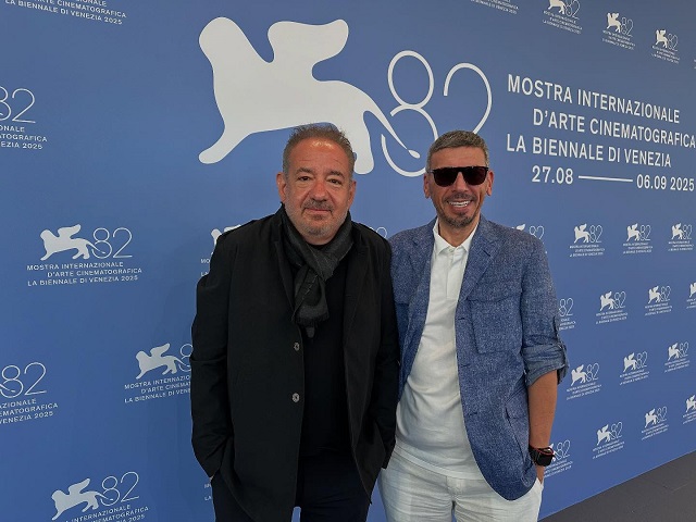 Стефан Командарев и Герасим Георгиев - Геро преди премиерата на филма във Венеция. Снимка: Герасим Георгиев/Фейсбук - Критиката за българския филм „Made in EU“ във Венеция: Простичък филм с добри намерения