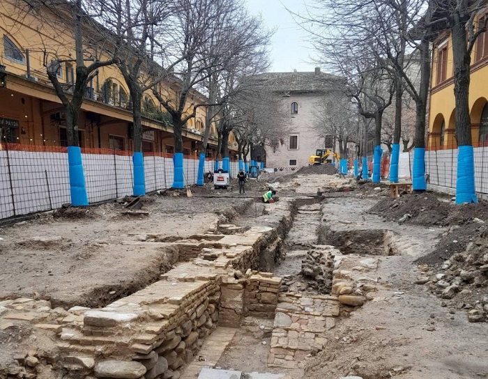 Останките са открити през 2023 г., но не могат да се разкрият в цялост заради вече съществуващи сгради. Снимка: Министерство на културата - Италия - Сграда в центъра на италианско градче се оказа на Витрувий