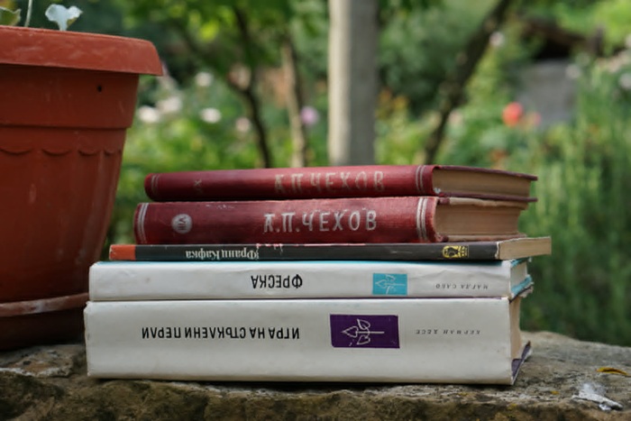 Снимка: „Площад Славейков“ - Топ 10 на Книжен център „Гринуич“