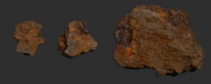 Трите парчета метал не произхождат от Земята. Снимка: Archaeological Research in Asia - Загадъчно древно оръжие от извънземен метал открито в Китай